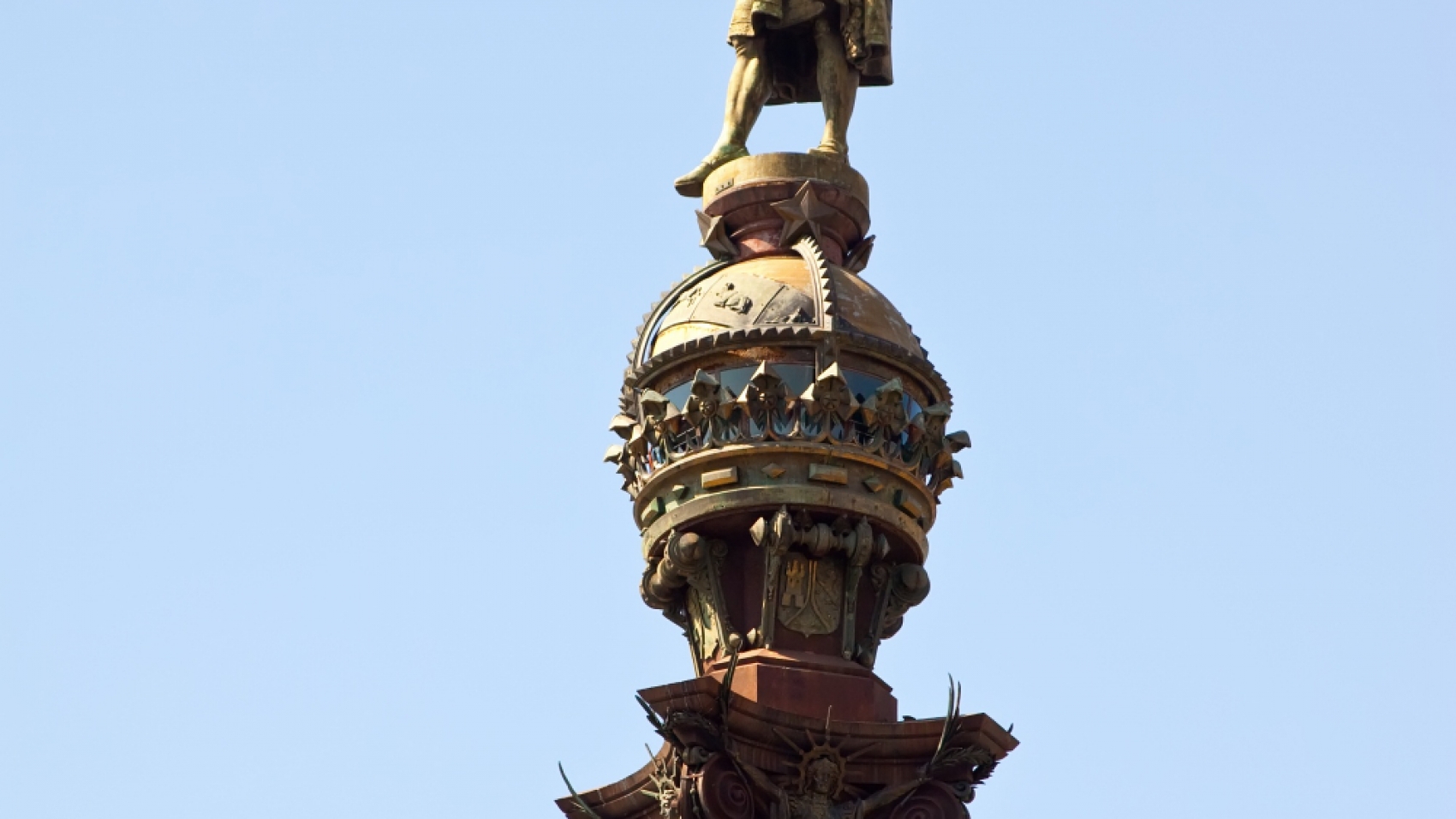 close-up-columbus-monument